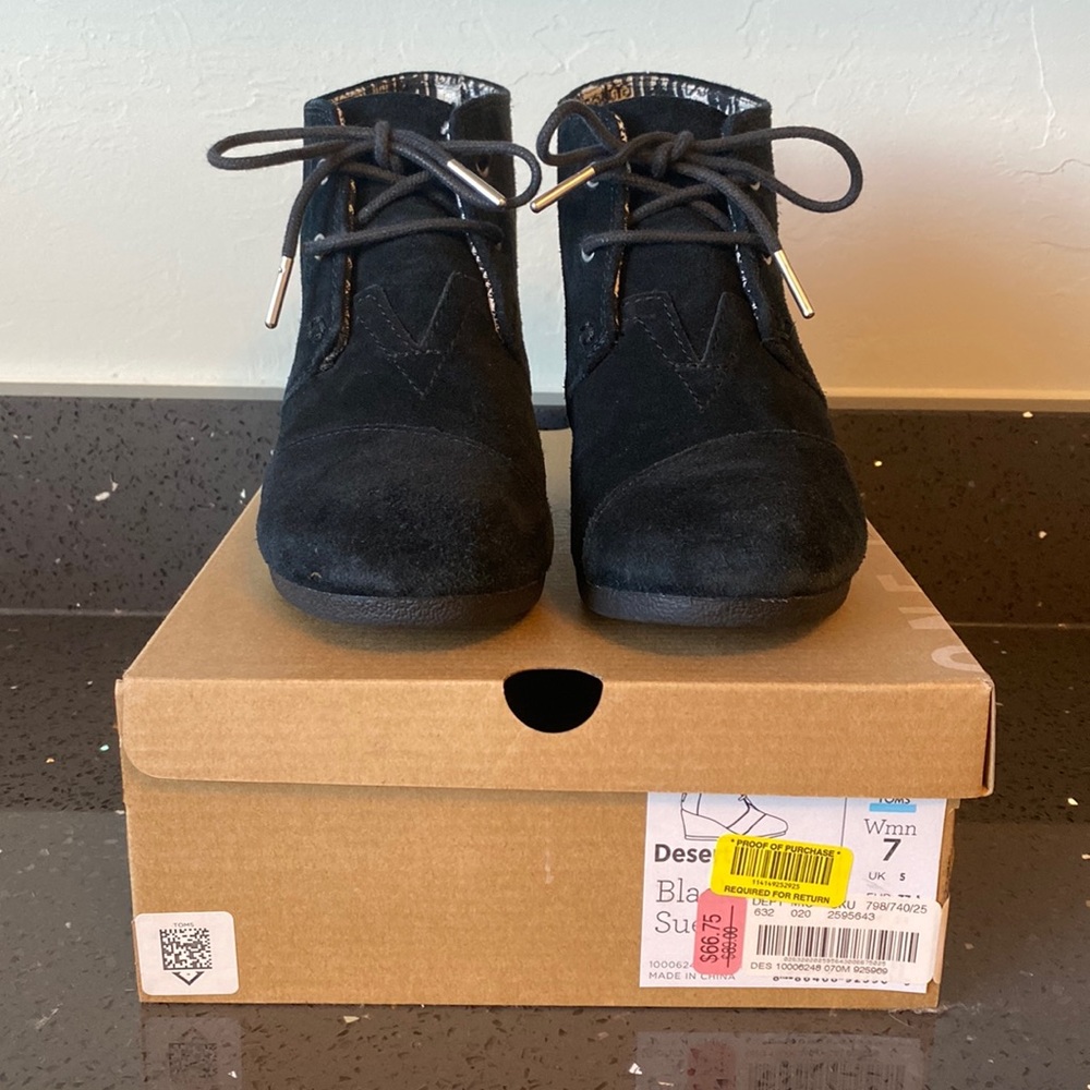 Toms Desert Wedge Black Suede Size 7 Women’s